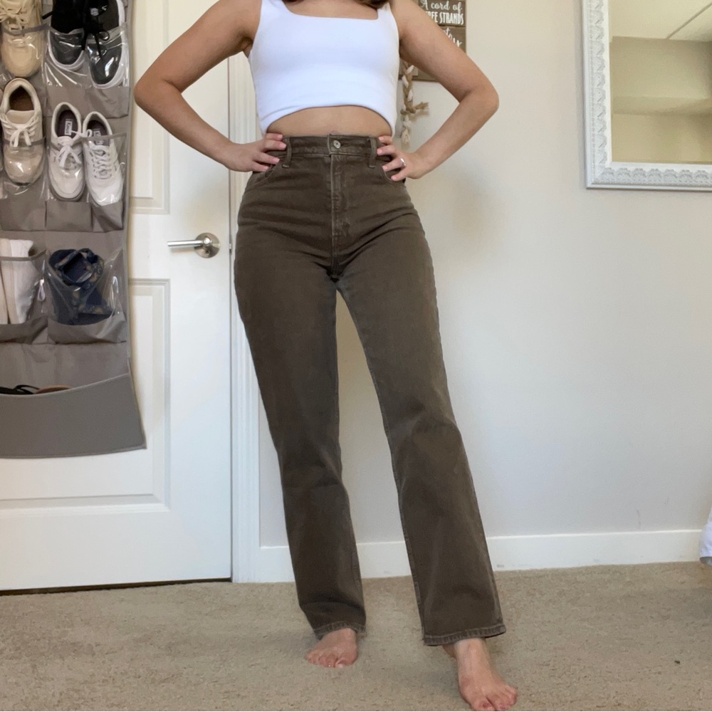 Abercrombie CURVE LOVE 90s Ultra High Rise Straight Jeans — Brown Wash
